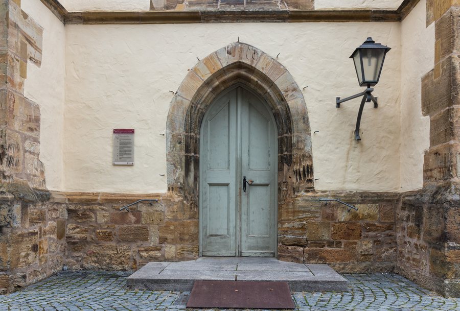 File:Weilheim an der Teck. Peterskirche, Marktpl. 2, 73235 (Nationales Denkmal) 03.jpg