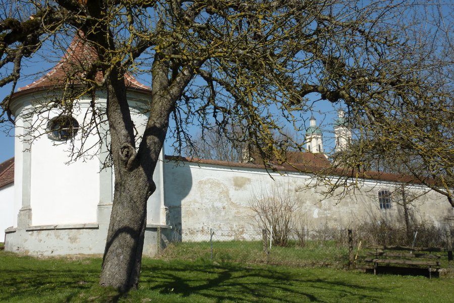 File:Allmannshofen Kloster Holzen 232.JPG