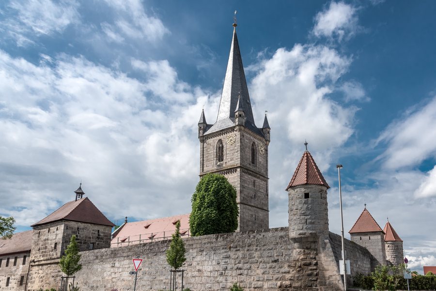 Heßdorf, Hannberg, Wehrkirche, Ansicht von Südosten