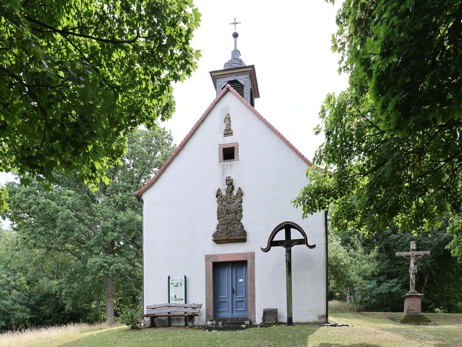 File:Rieneck-Heiligkreuzkapelle.jpg