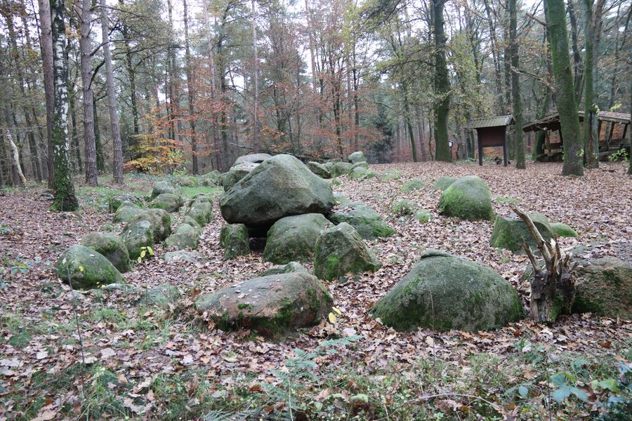 File:NLD Großsteingrab Thuine 01.jpg