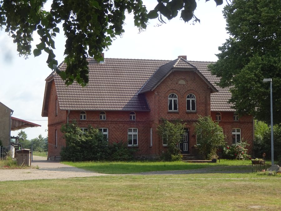 File:Stresendorf Am Dorfplatz 07.jpg