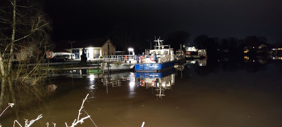 File:Nienburg Hafen 2401042206.jpg