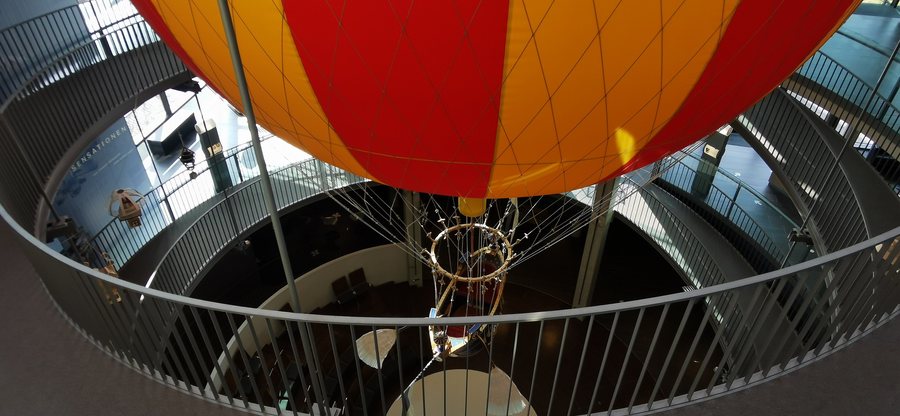 File:GER — BY — Schwaben — Gersthofen — Bahnhofstraße 12 (Ballonmuseum mittig) — Mattes 2023-03-04.jpg