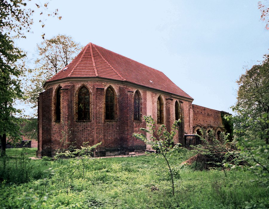 File:19870516165NR Himmelpfort (Fürstenberg Havel) Kloster Kirche.jpg