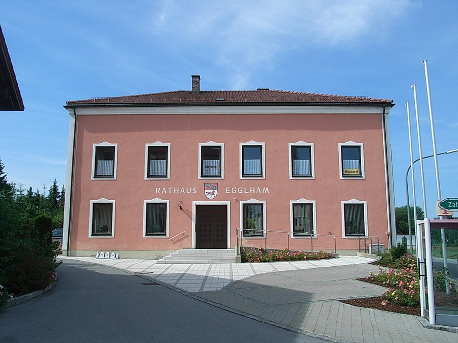 File:Rathaus Egglham.JPG