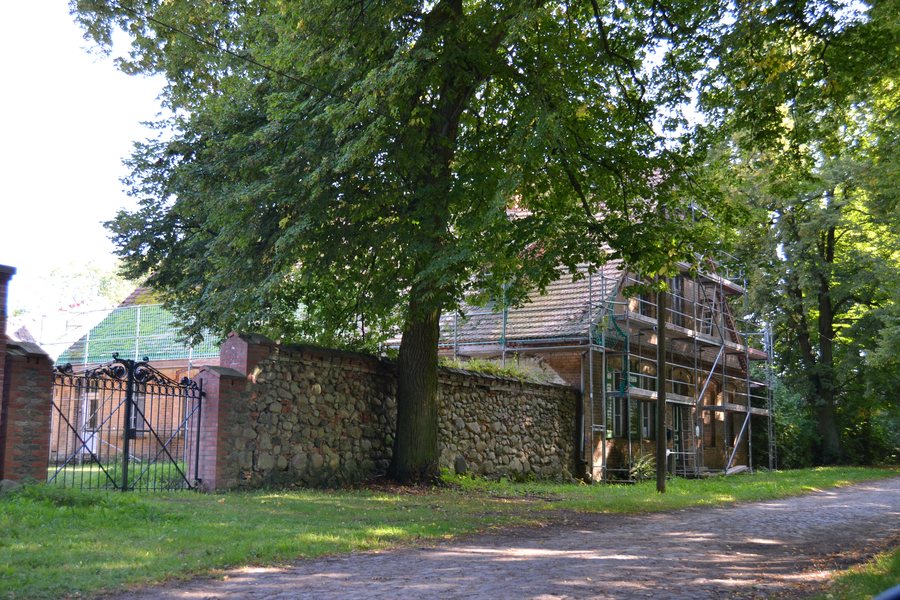 File:Prötzel - Biesow - Gutsverwalterhaus 2.jpg