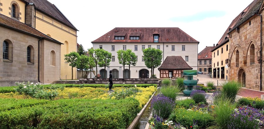 File:Konventhaus, Münster, Refektorium in Heilsbronn.jpg