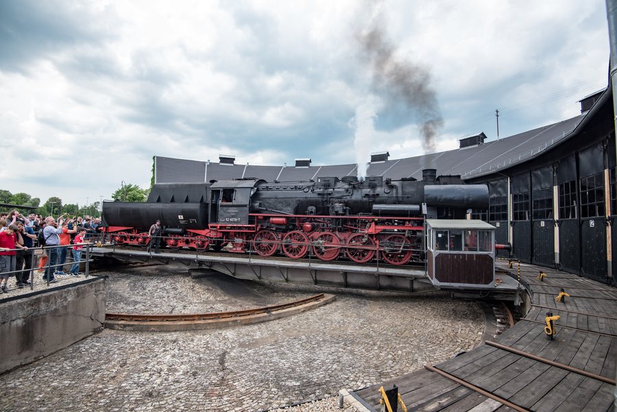 File:Neuenmarkt, 52 8079 auf der Drehscheibe des DDM in Neuenmarkt 20170603 002.jpg