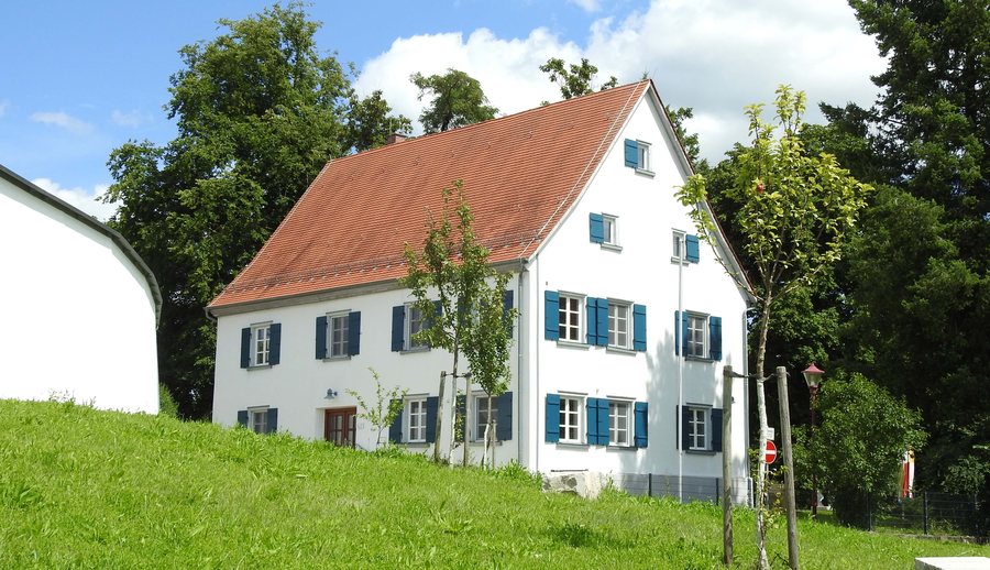 File:Betzenweiler, BC - Pfarrhaus v W.jpg