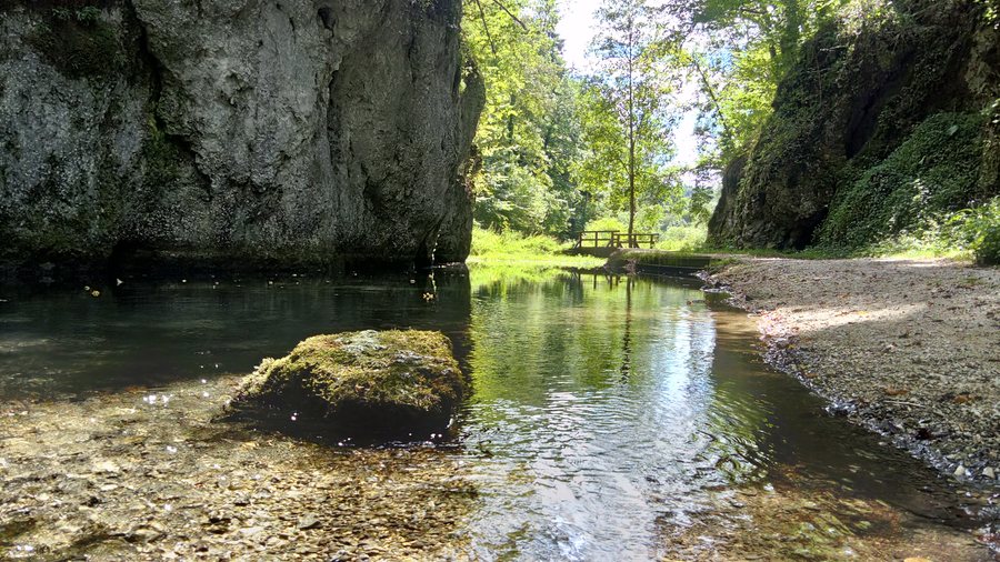 File:Glastal bei Hayingen.jpg