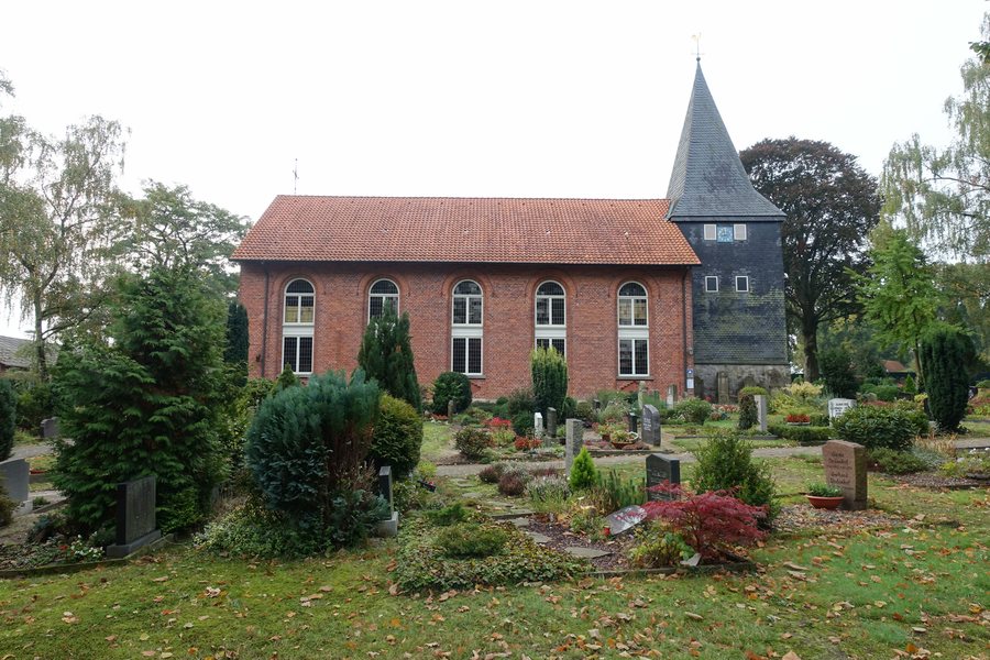 File:NDS 31011669 Ahausen Kirchhof.jpg