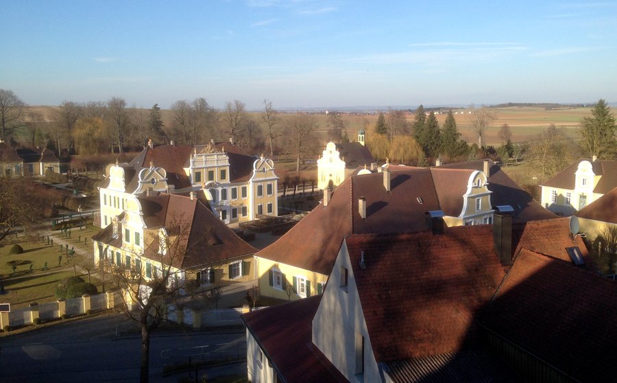 File:Schloss Hohenaltheim from south.jpg