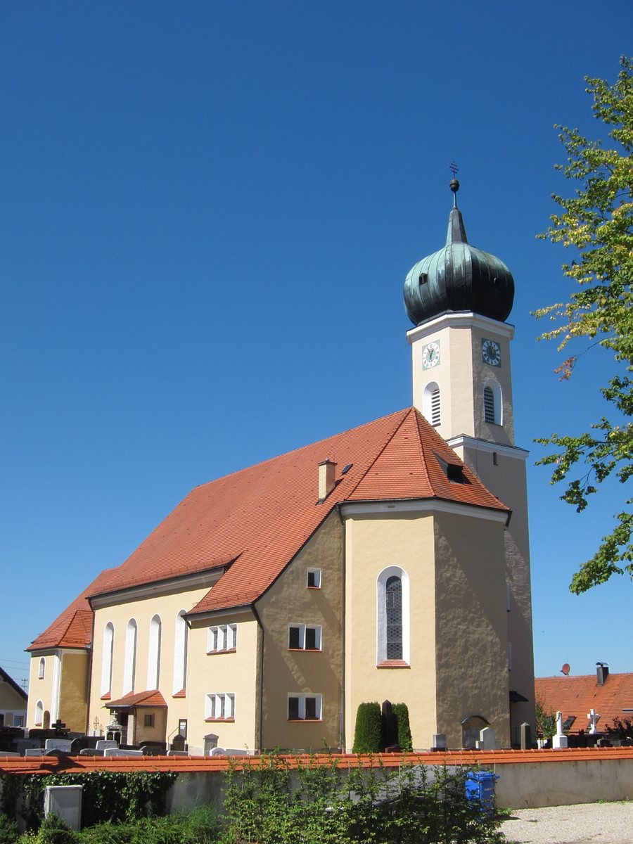 File:Kirche Moosinning-01.JPG