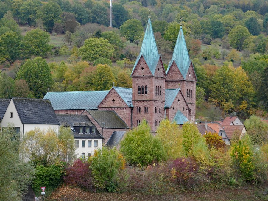 File:Neustadt am Main, Kirche der ehemaligen Benediktinerabtei.jpg