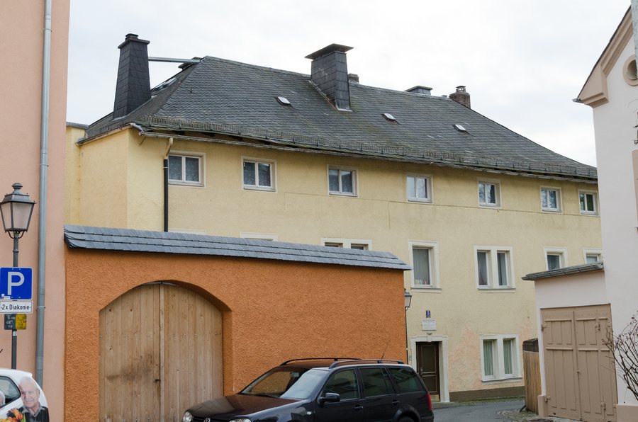 File:Schwarzenbach a.d.Saale, Am Wallgarten 5-001.jpg