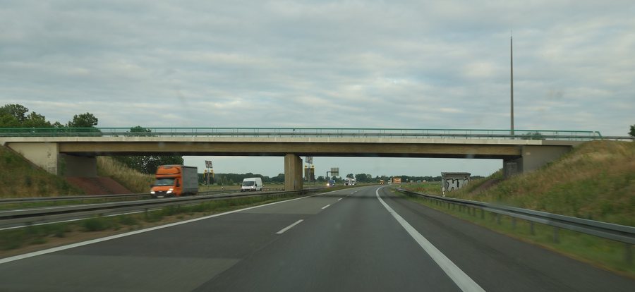 File:Autobahnbrücke Langen, Fehrbellin 2019 NW.jpg