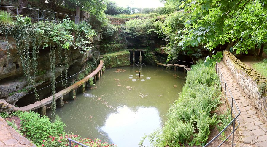 File:Der Felsenweiher.jpg