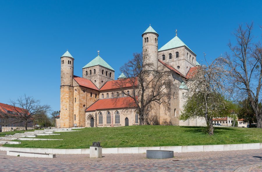 File:St Michael church in Hildesheim (1).jpg