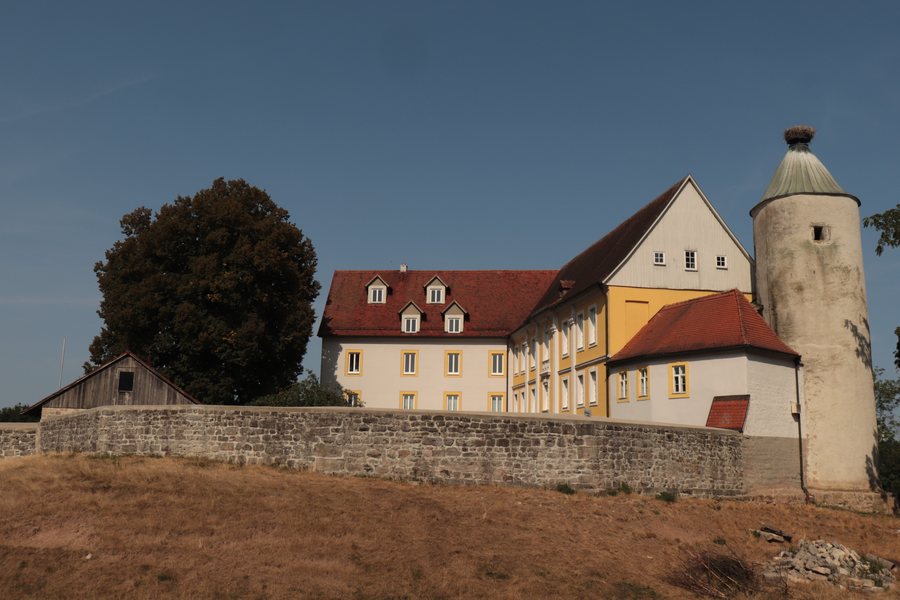 File:Schloss Dürrwangen von Südosten.jpg