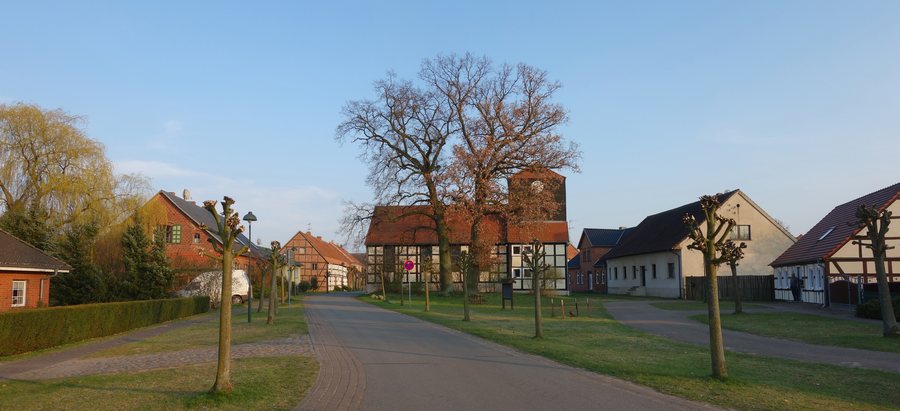 File:Dorfkirche Lohm 2016 NNW.jpg