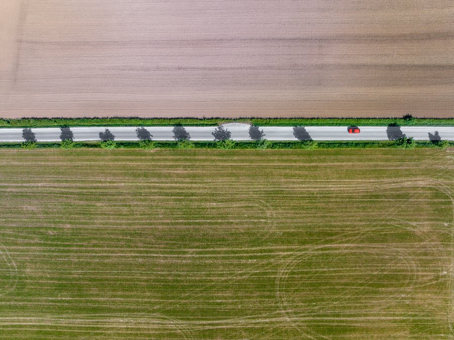 File:Hallerndorf Landstraße Auto Luftbild-20230529-RM-164637.jpg