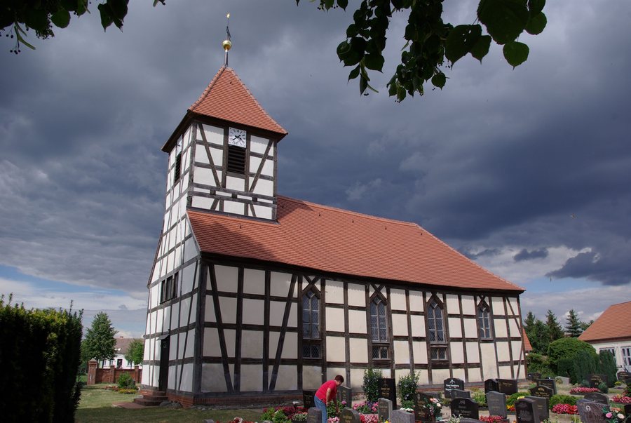 File:Kirche Semlin Rathenow.jpg