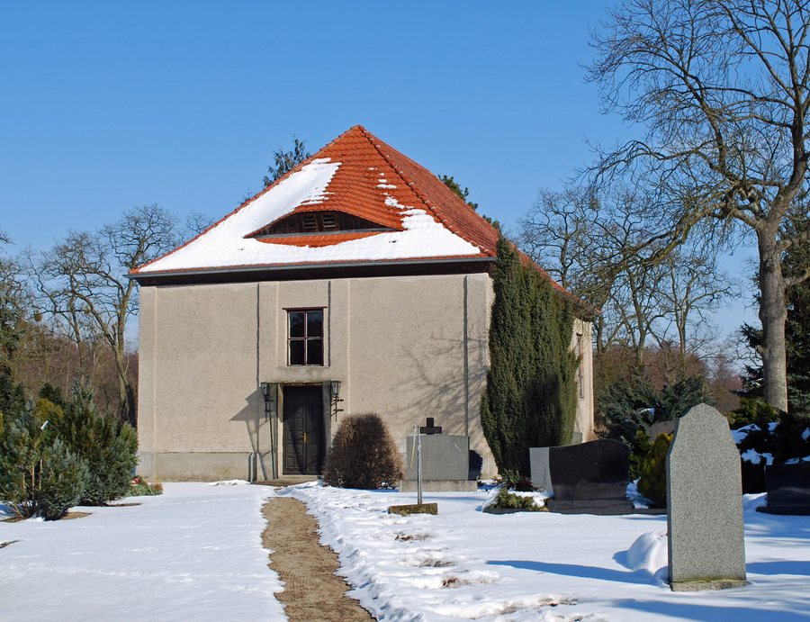 File:Kirche, Dorfstraße, Friedrichsthal.jpg
