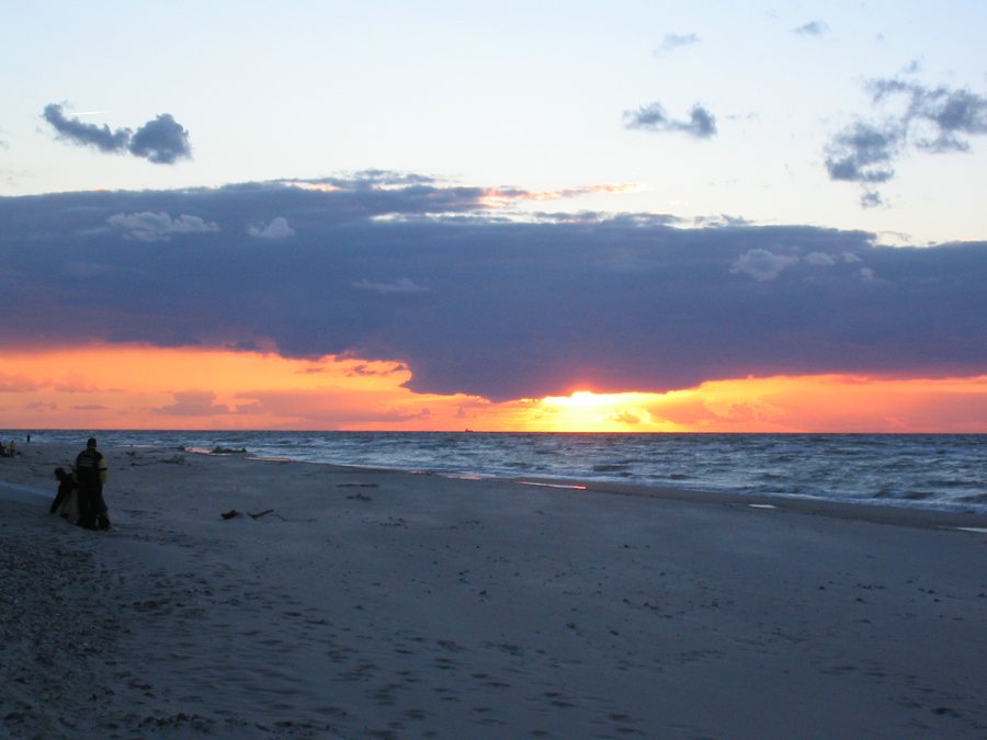 File:SonnenuntergangNonnevitz.jpg