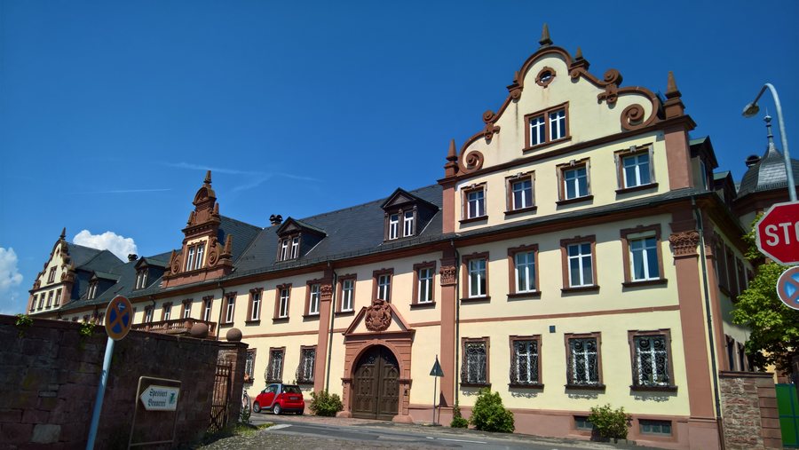 File:Kreuzwertheim, Schloss-006.jpg