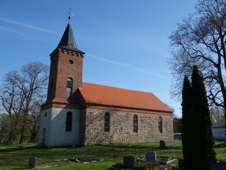 Dorfkirche Brunow 2018 SSW