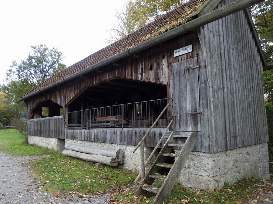 File:Amerang, RO - Bauernhausmuseum - Schnaitsee, TS - Waldhausen - Sägemühle v NW.jpg
