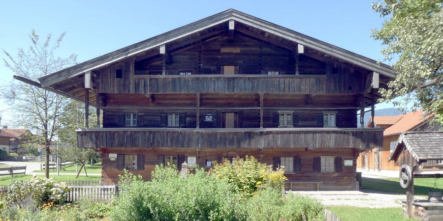 File:Kiefersfelden, Blaahaus v O, 3.jpeg