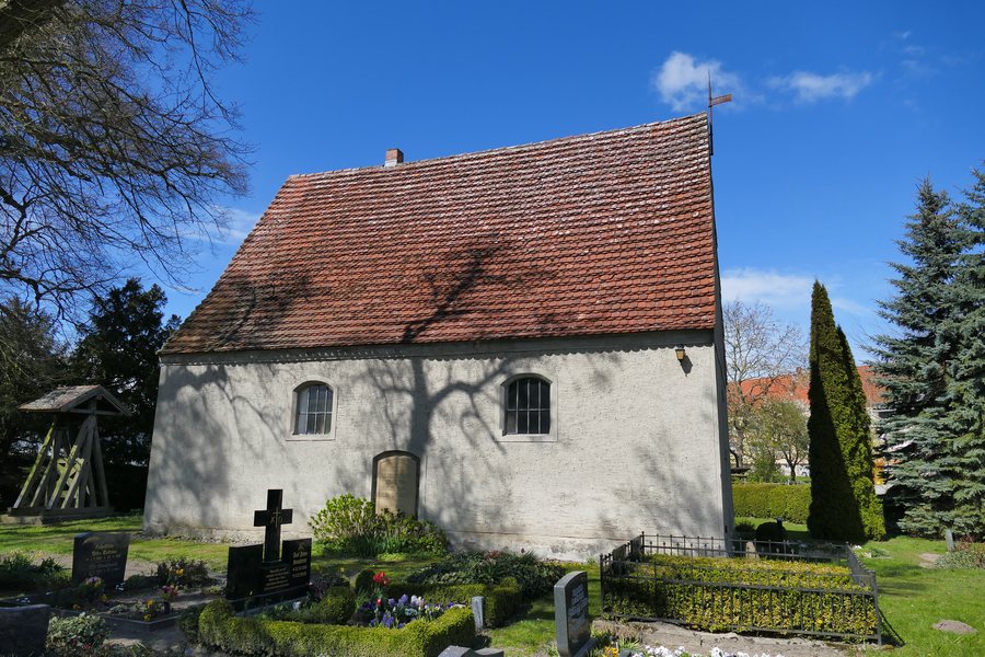 File:Murchin Kirche Südseite.JPG