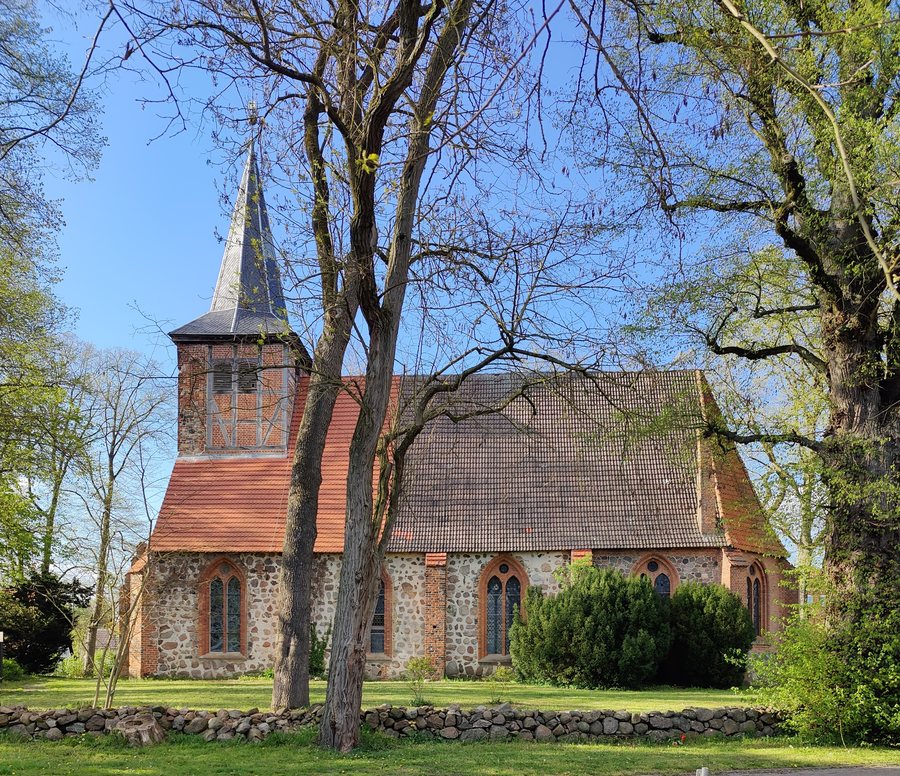 File:Warsow (Ludwigslust-Parchim), Kirche (04).jpg