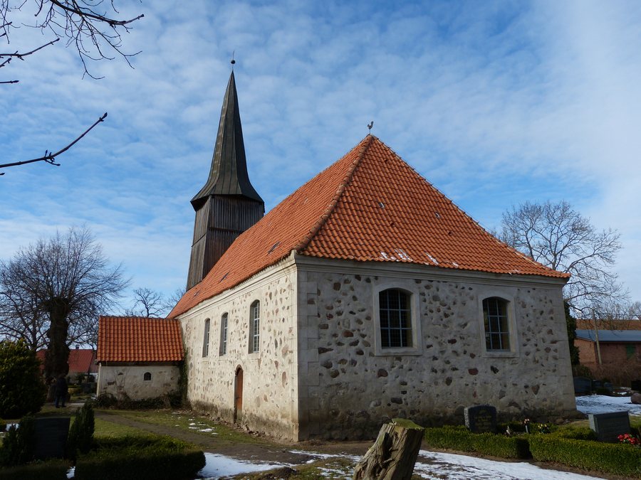 File:Iven Kirche Ostgiebel.JPG