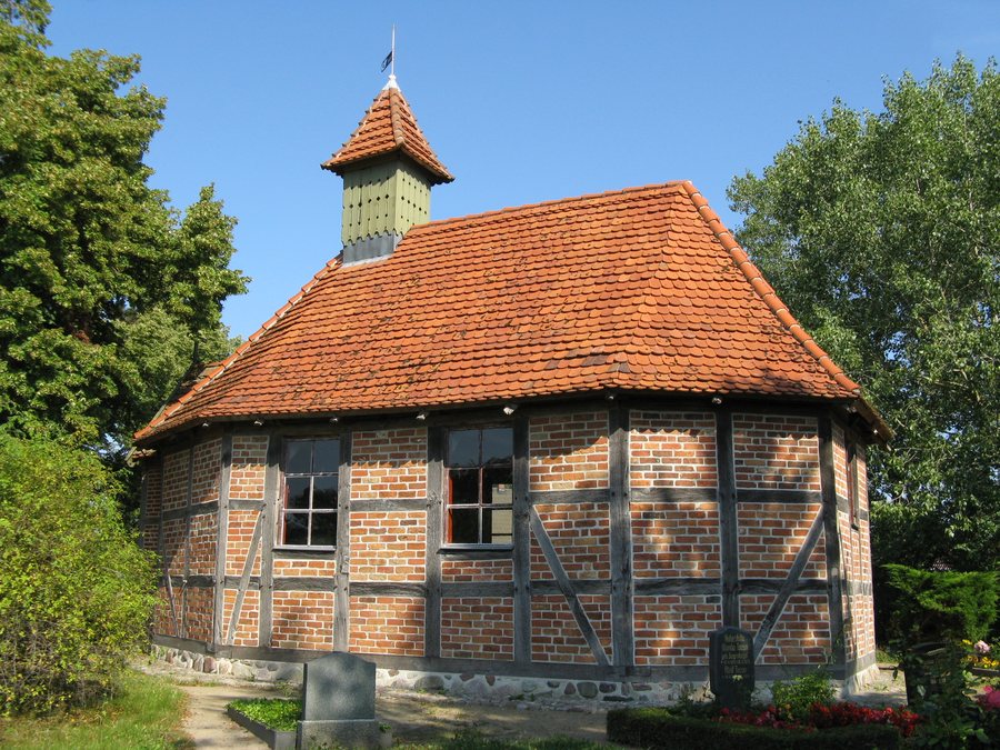 File:Sarmstorf Kirche 2009-08-20 024.jpg