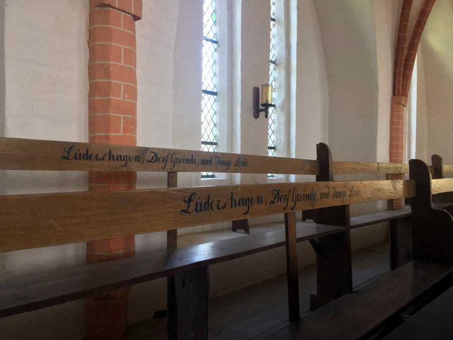 File:Georgskirche Lüdershagen 06.jpg