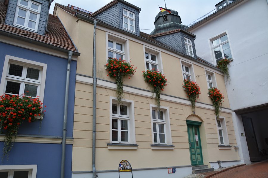 File:Ueckermünde, Am Rathaus 4, Foto Sylwia Burnicka-Kalischewski.jpg