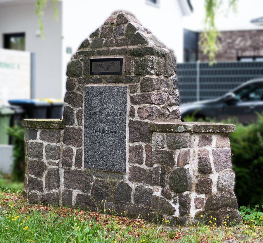 File:Denkmal kritzmow.jpg