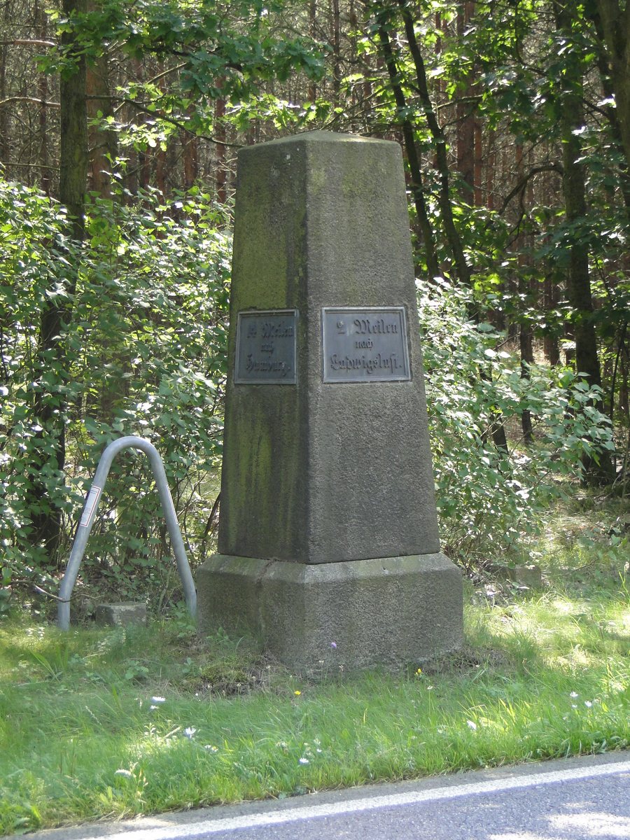 File:Bresegard bei Picher Meilenstein B5 2012-07-25 089.JPG