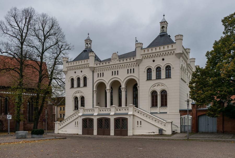 File:Town hall of Wittenburg (8).jpg