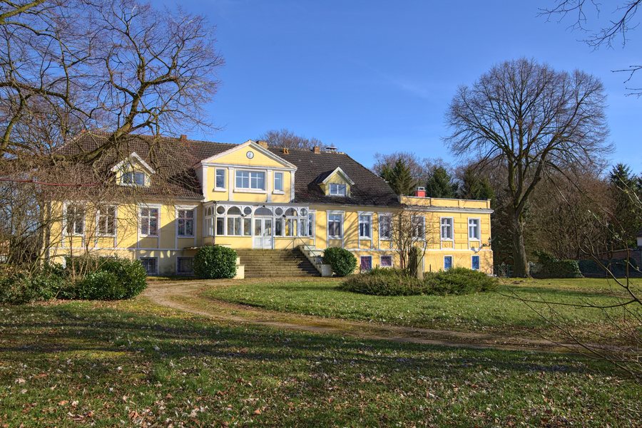 File:Gutsanlage Dambeck-01.jpg