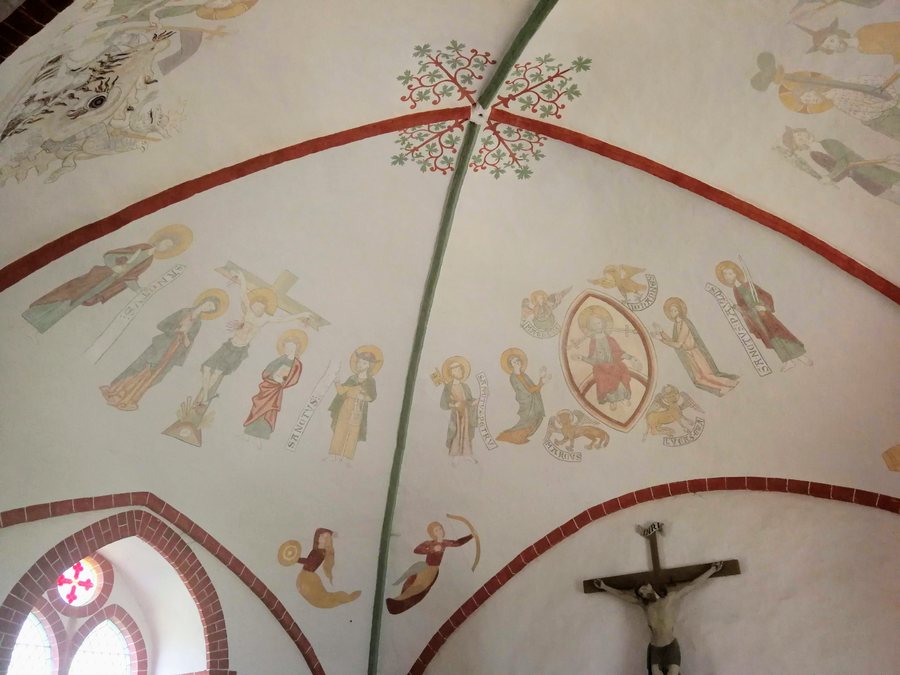 File:Bernitt, Dorfkirche (1).jpg