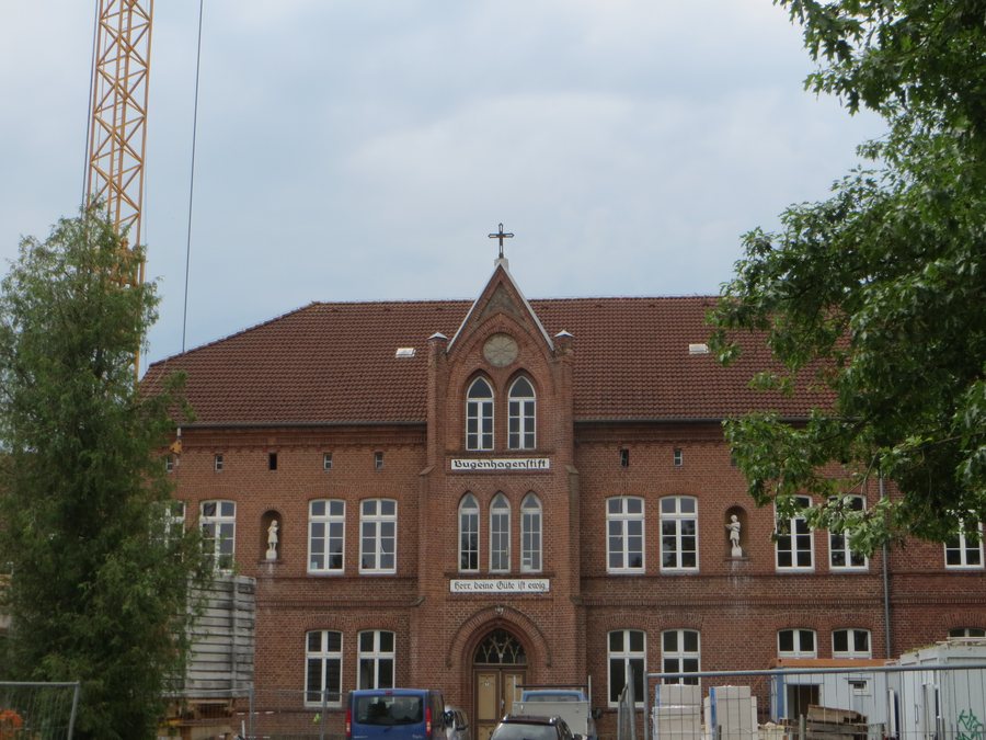 File:Bugenhagenstift Ducherow.JPG