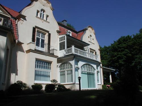 Bayer Villa, Südseite